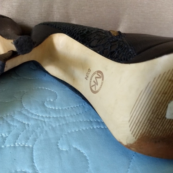 Michael Kors 8.5M Genuine Snakeskin & Leather Black Stiletto Bootie with Zippers - Picture 8 of 9